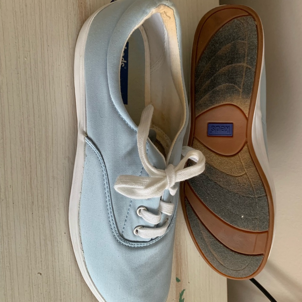 Sneakers - Picture 5 of 5